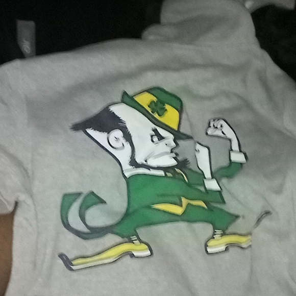 Collegiate Irish Notre Dame sweatshirt w half pocket across the middle.Sz.Large - Picture 3 of 4